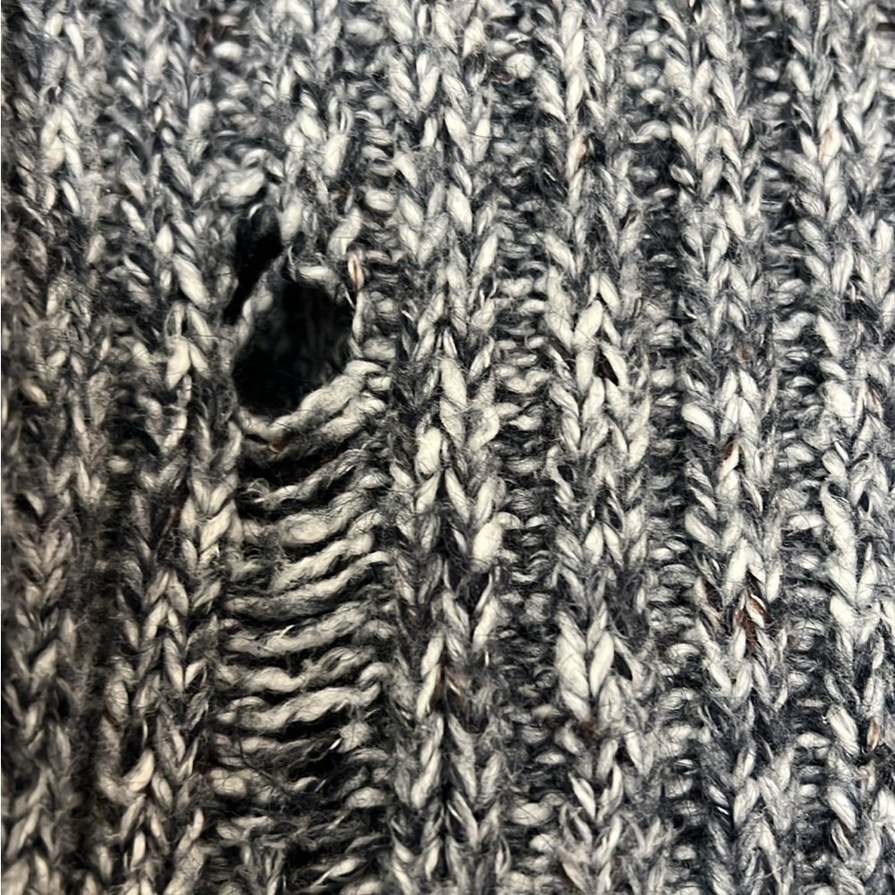 Abercrombie & Fitch Grey Knit Sweater - Picture 5 of 6